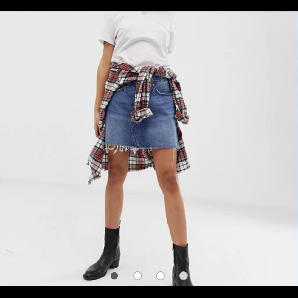 Levi’s denim mini skirt size 31/11